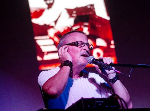 Rudy Wiedmaier deslumbra en concierto ‘Pasajeros del hotel Teillier’ en el centro cultural