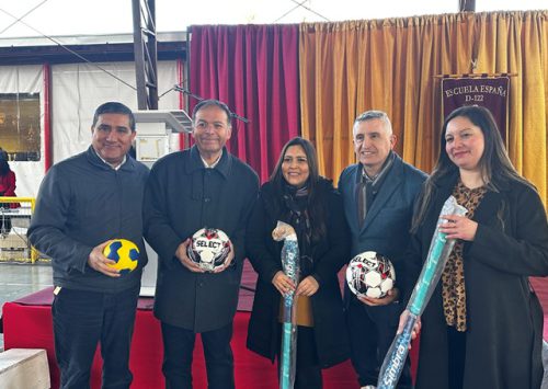 Establecimientos educacionales andinos reciben implementación deportiva