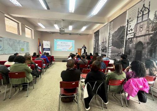 Seminario «Haciendo Prevención en Seguridad en el Espacio Escolar» se realiza con éxito en el Liceo América