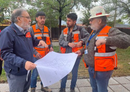 Avanzan obras de mejoras en  multicancha y plaza de Villa El Porvenir